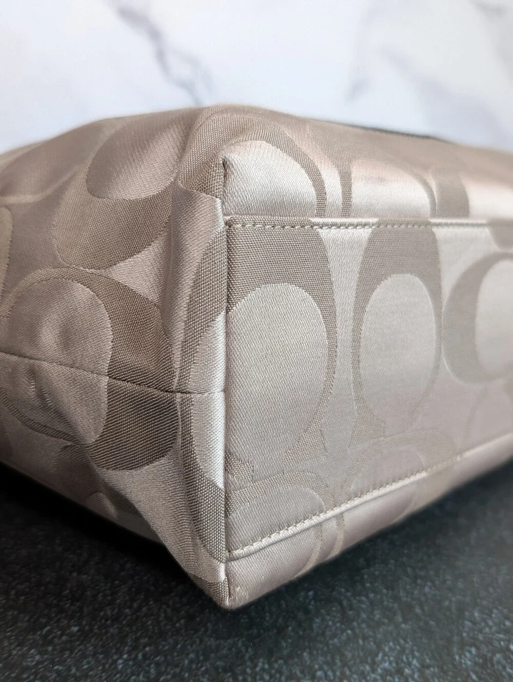 Coach Laura Signature Tote F18335 -Berry - Picture 7 of 14